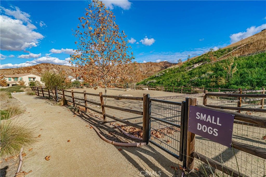 listing image 130724433996648702720