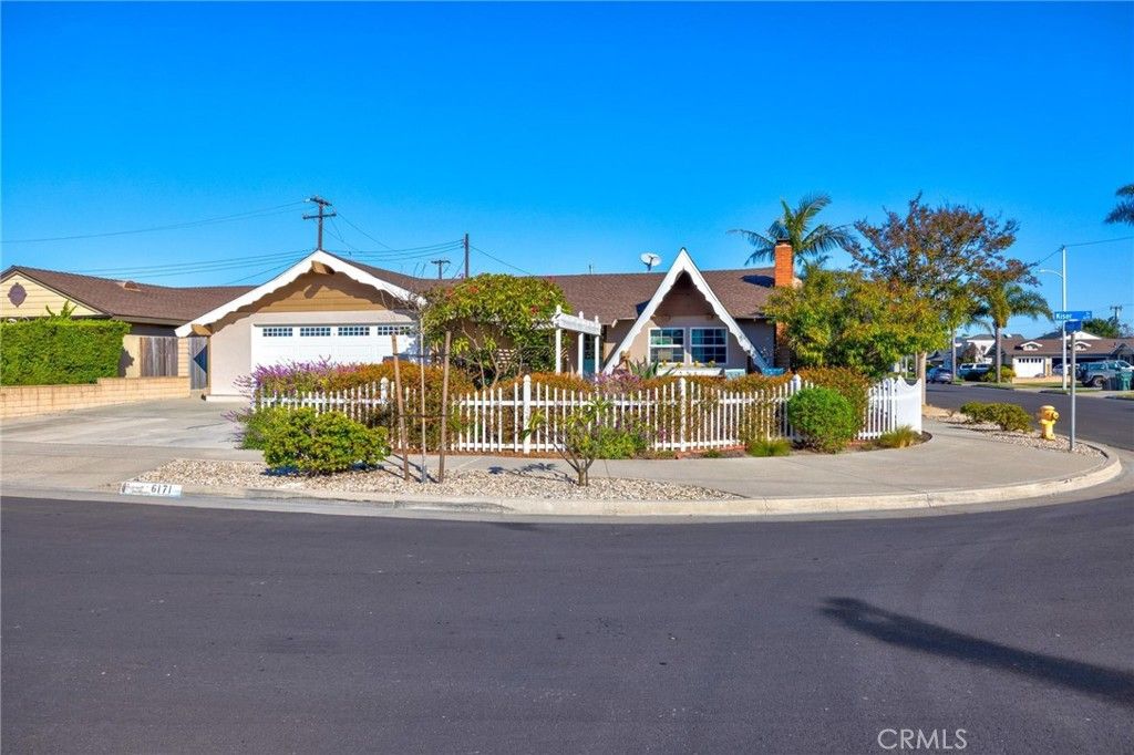 Photo of 6171 Kiser Dr, Huntington Beach, CA 92647 (MLS # PW25246925)