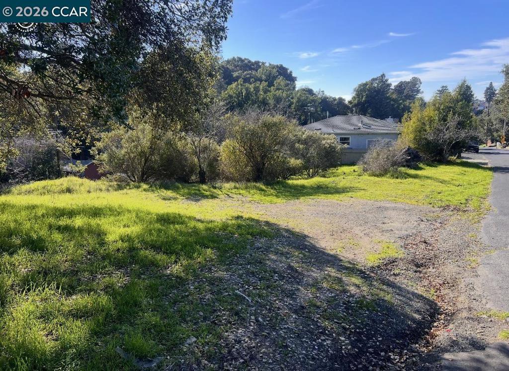 Sobrante Ave