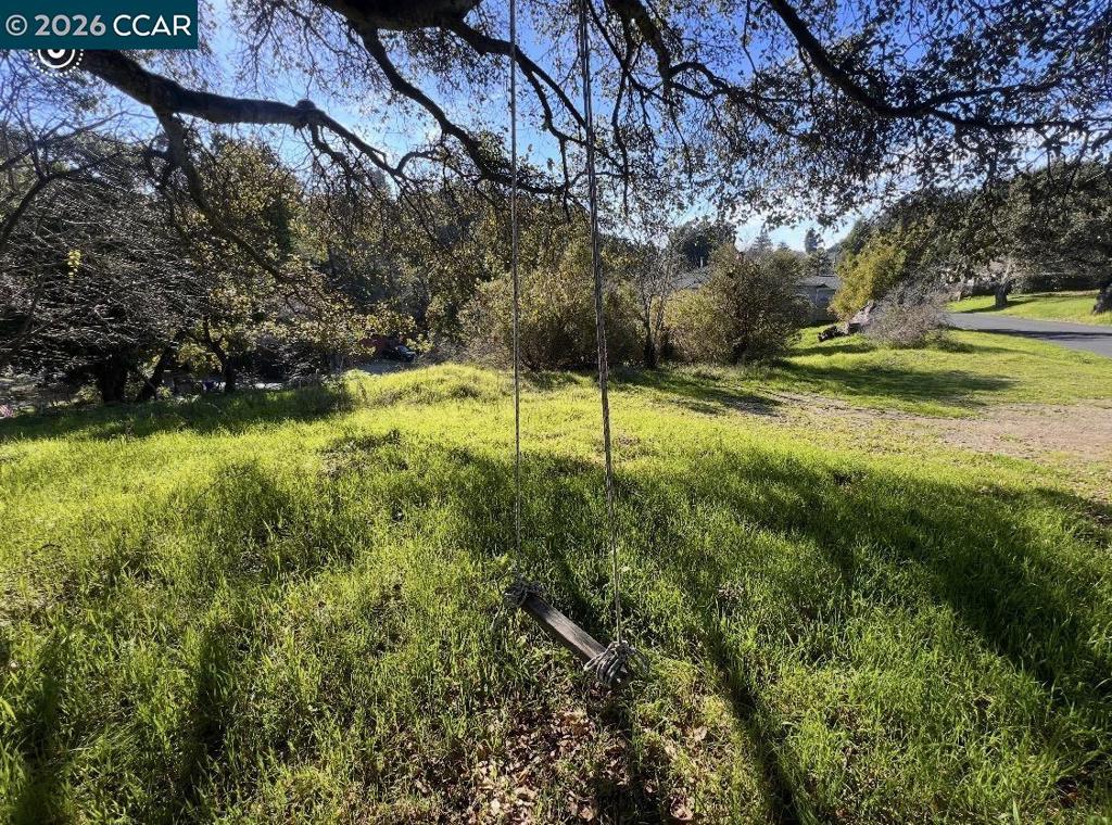 Sobrante Ave