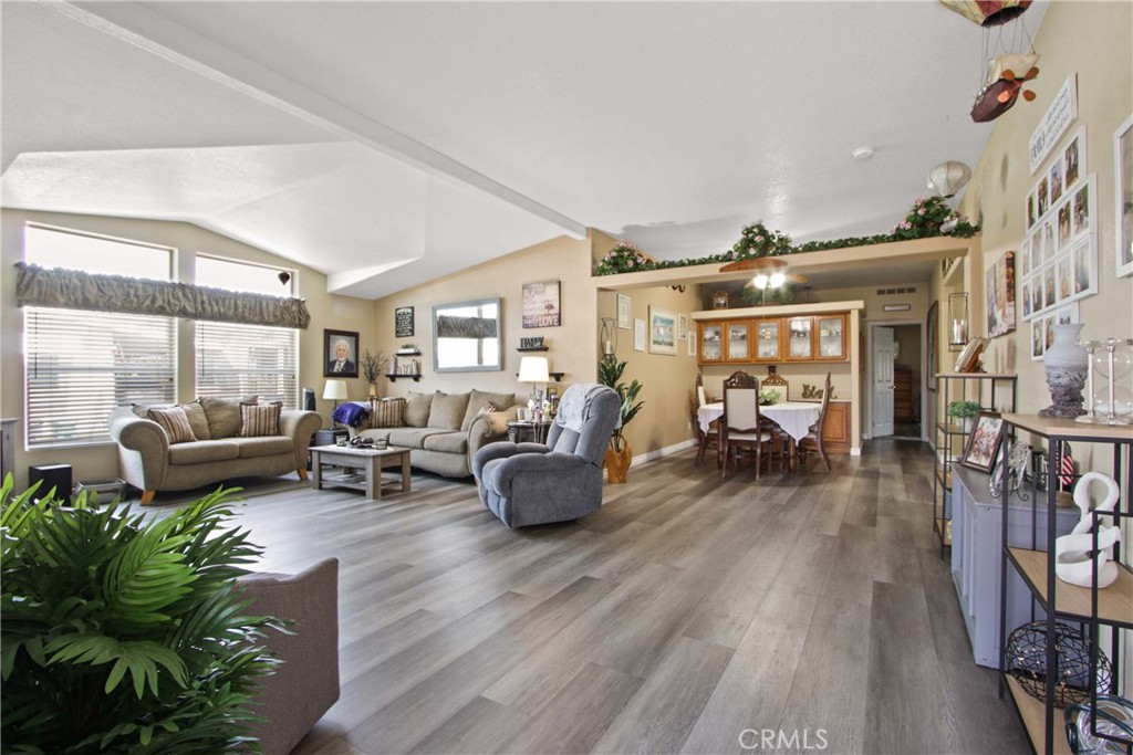 4095 Fruit Street 743