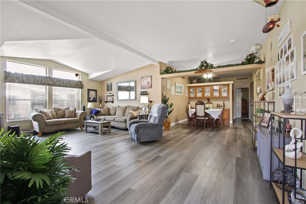 4095 Fruit Street 743