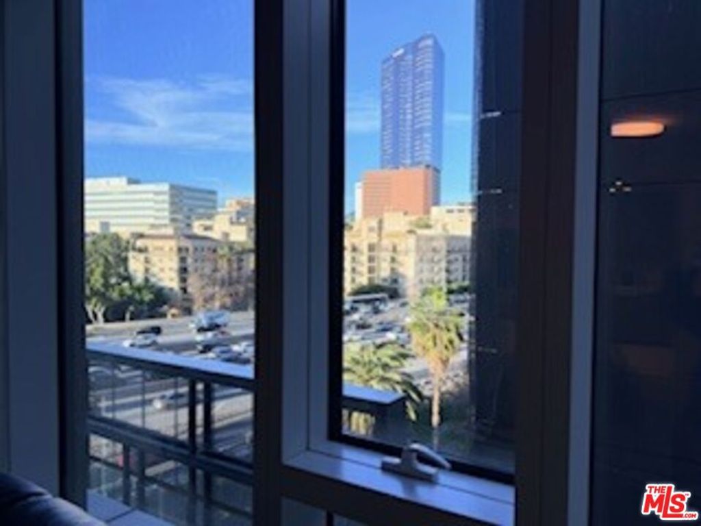 Photo of 889 Francisco Street #710, Los Angeles, CA 90017 (MLS # 26638727)