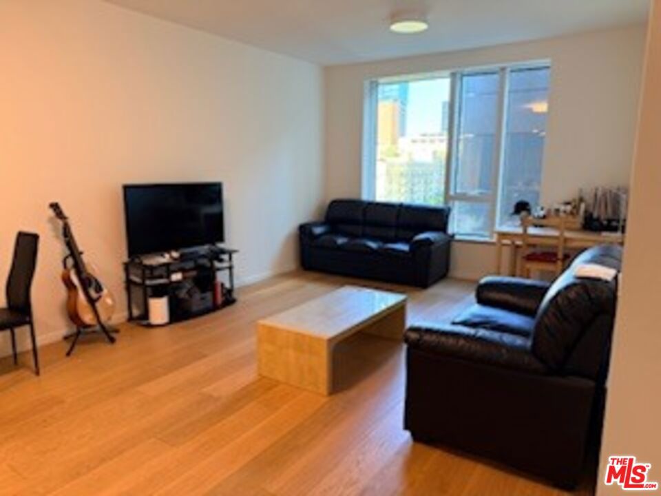 889 Francisco Street 710