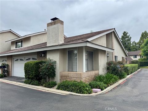 Photo of 16 Brookmont #85, Irvine, CA 92604 (MLS # OC26103594)