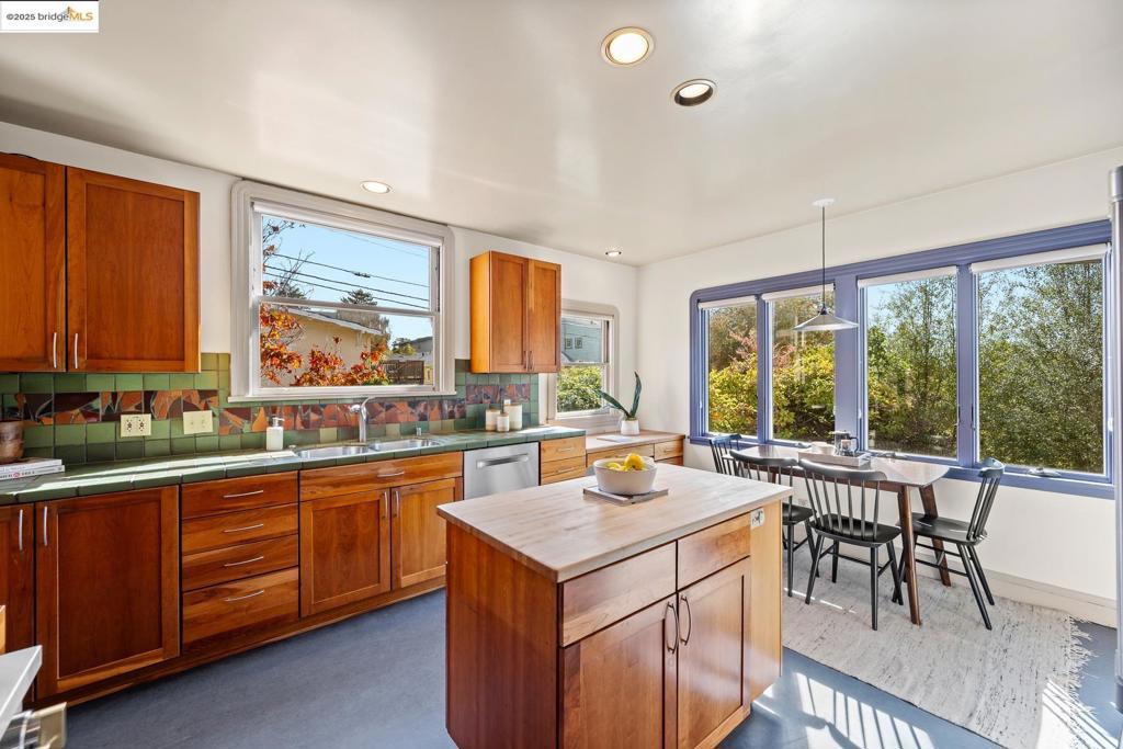 MONTEREY MARKET - Residential