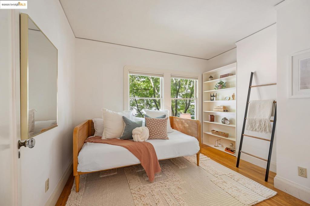 MONTEREY MARKET - Residential