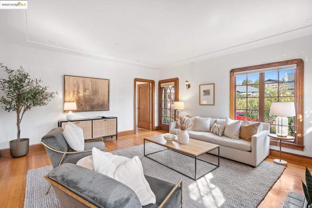 MONTEREY MARKET - Residential