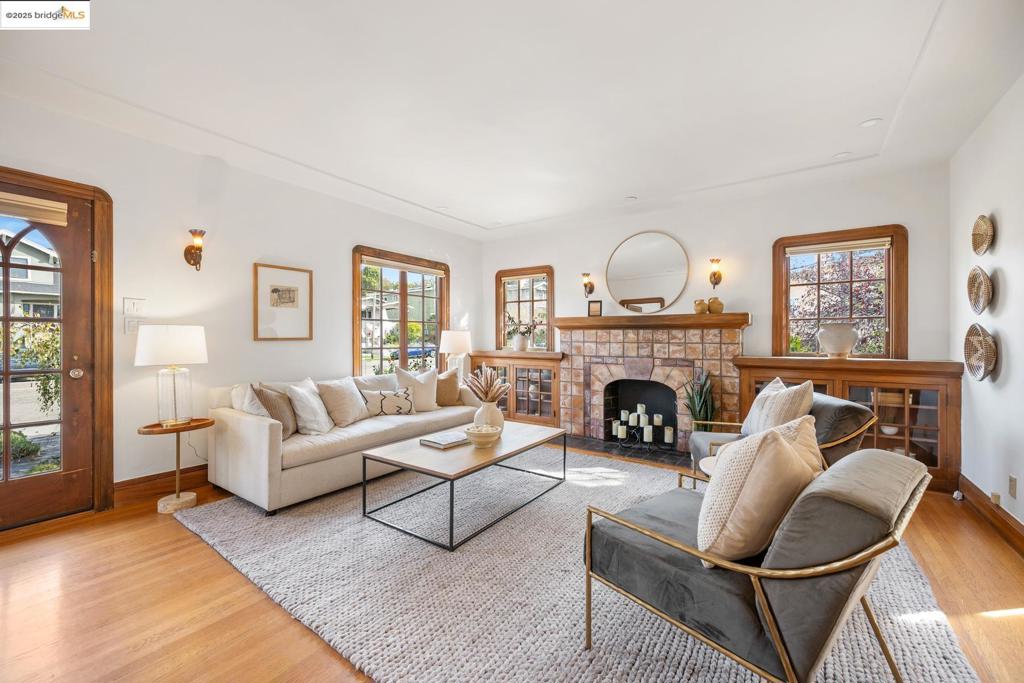 MONTEREY MARKET - Residential