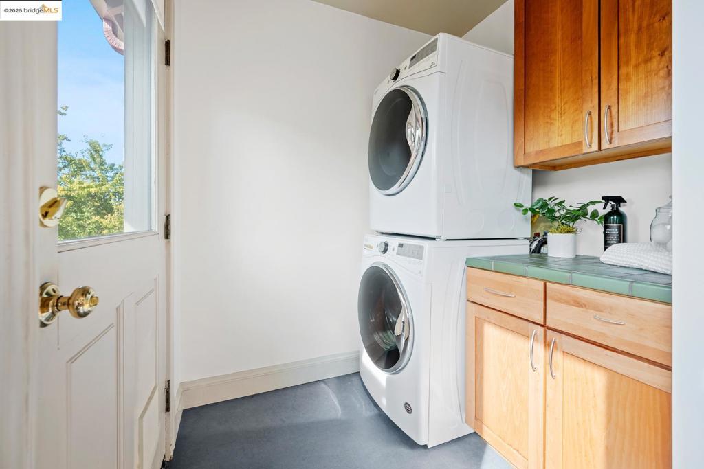 MONTEREY MARKET - Residential