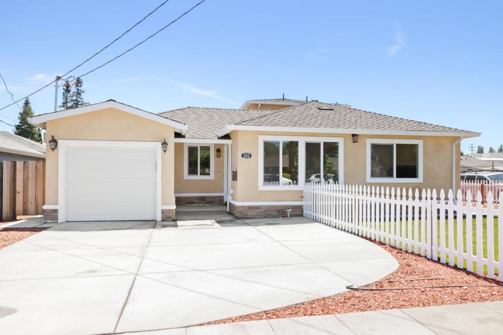 552 Borregas Avenue