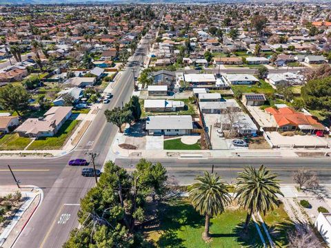 Photo of 695 S Santa Fe St S, Hemet, CA 92543 (MLS # 260004368SD)