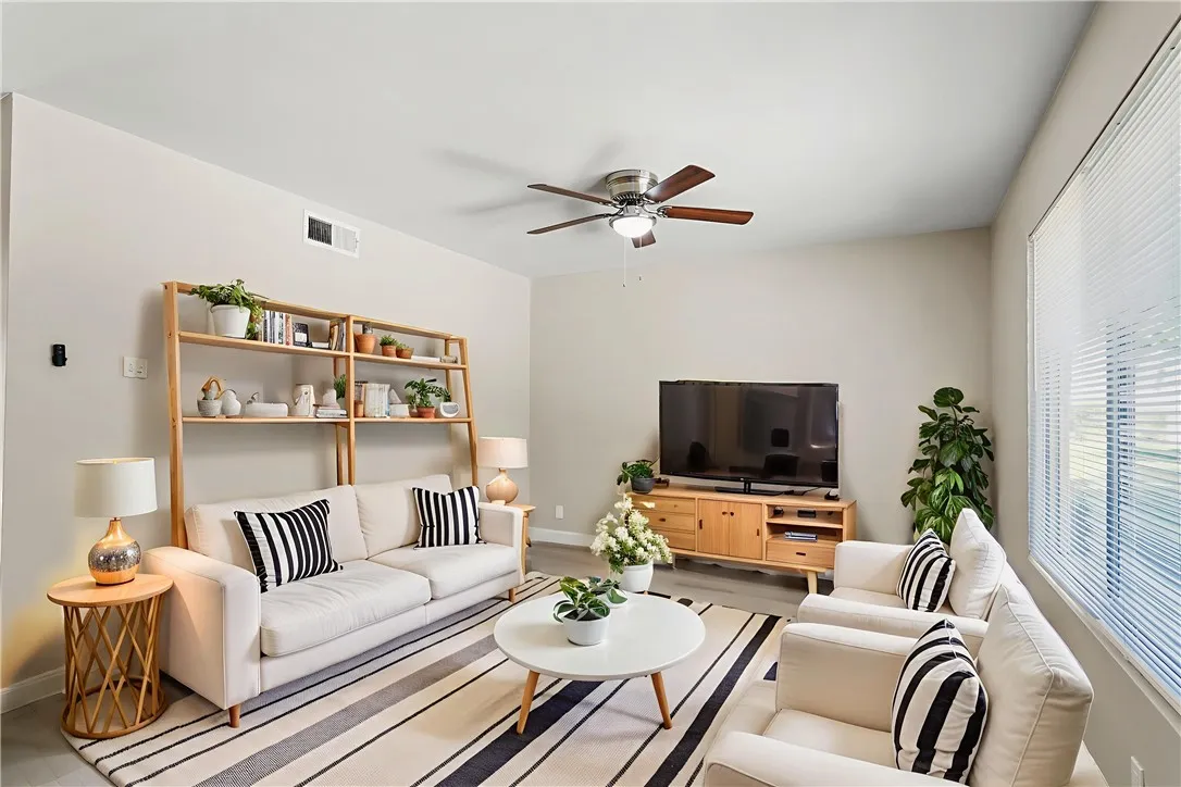 Anaheim, California 92807, United States, 3 Bedrooms Bedrooms, ,2 BathroomsBathrooms,Residential,Active,189427