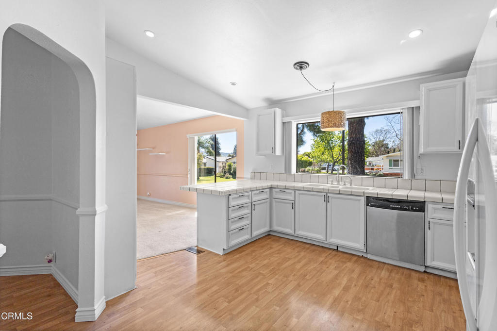 975 W Telegraph Road 77