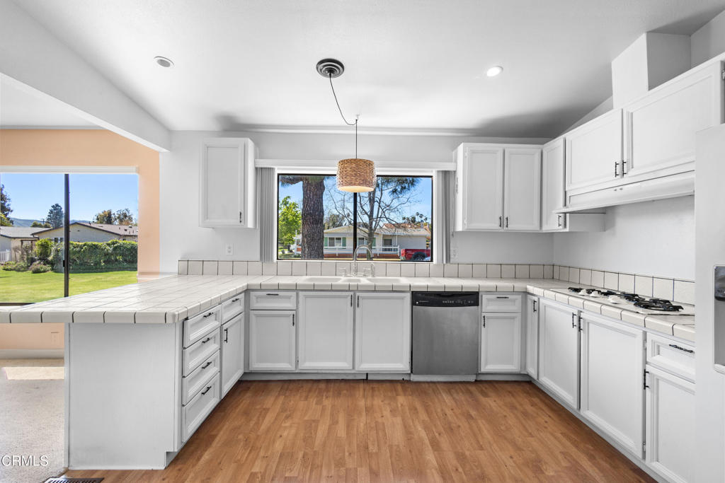 975 W Telegraph Road 77