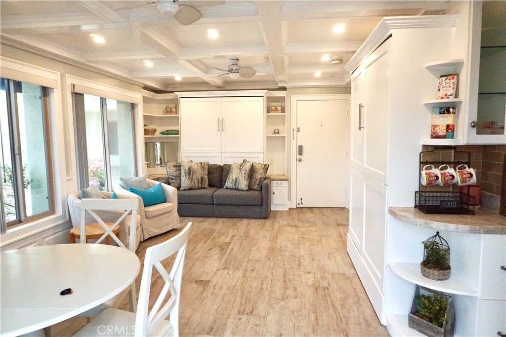 711 Pacific Coast Highway 301