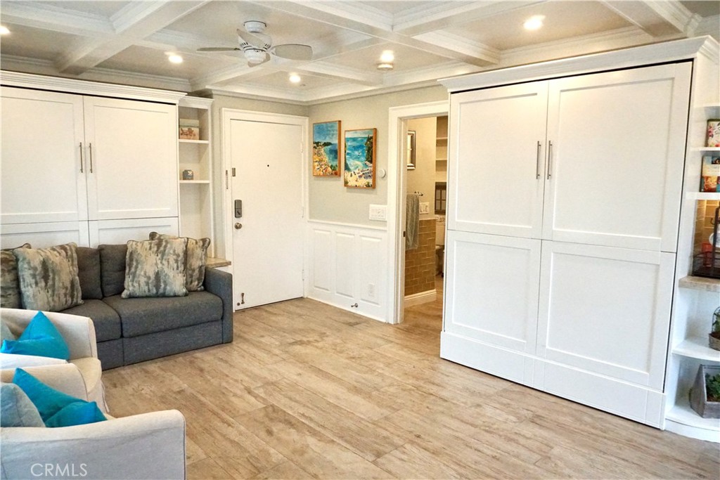 711 Pacific Coast Highway 301