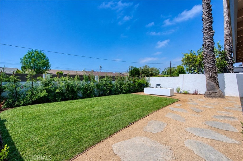 16643 Tuba Street