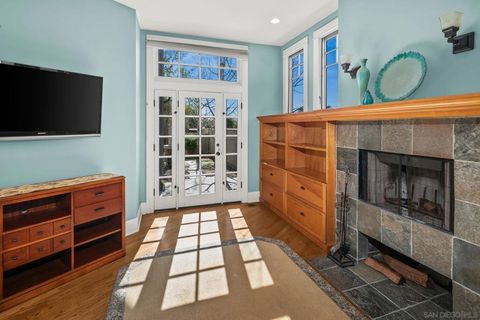 Tiny photo for 2124 Sunset Blvd Blvd, San Diego, CA 92103 (MLS # 260005365SD)