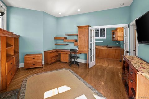 Tiny photo for 2124 Sunset Blvd Blvd, San Diego, CA 92103 (MLS # 260005365SD)