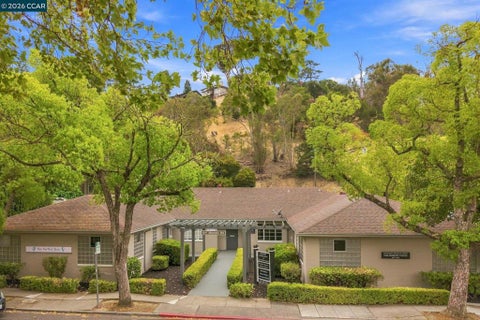 Photo of 1210 Alhambra Ave AVE, Martinez, CA 94553 (MLS # 41149499)