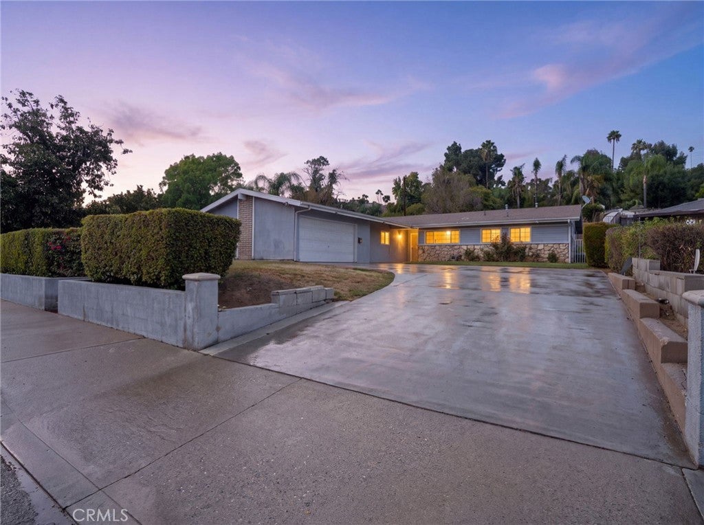 901 Val Vista
