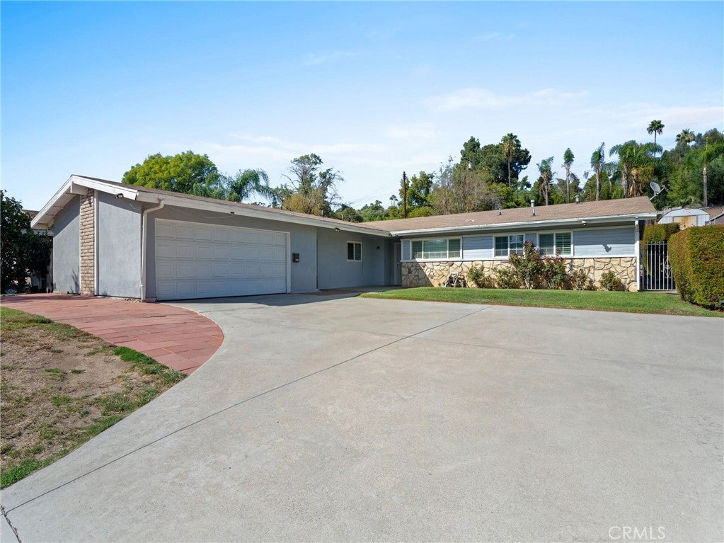 901 Val Vista