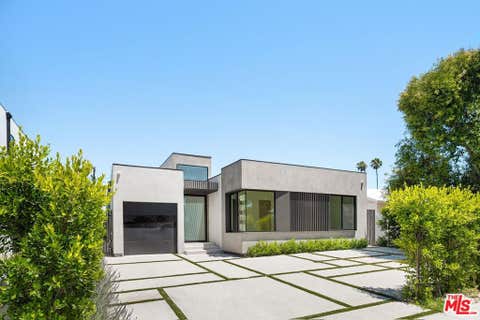 Photo of 5126 Lindley Avenue, Encino, CA 91316 (MLS # 26865271)