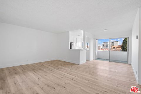 Photo of 1420 S Bedford Street #305, Los Angeles, CA 90035 (MLS # 26663139)