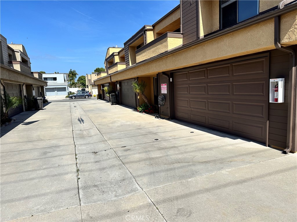 Highly desirable Harbour area 3 Bedroom, 2 1/2 bath townhouse in Huntington Beach. Unit features renovated kitchens and bathrooms, newer flooring and fixtures, washer/dryer hookups, and vaulted ceilings in all 3 bedrooms. The unit also has a direct-access 2-car garage, features a balcony off the primary bedroom, and a large private patio.