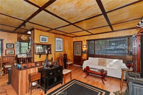 25118 Moon Crestline CA 92325