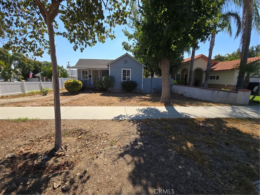 Welcome Home! This charming home is set on a generous lot in the heart of Upland. With a detached garage, alley access, and plenty of outdoor space, this property offers flexibility and potential. 



Step inside to find a 2-bedroom, 1-bath single-family home featuring a welcoming front porch and convenient indoor laundry. The layout is simple and functional, ready for your personal touches. Outside, the property provides easy access from both the street and alley, along with ample parking options. A detached two-car garage and a separate storage shed create plenty of room for hobbies, projects, and extra storage.



Situated in the Los Olivos neighborhood with no HOA, this home is ideally located in close proximity to the I-10 and 210 freeways, as well as parks, schools, shopping, and dining. With its prime location and versatile lot, 368 West Street is ready to be transformed into your vision of home.