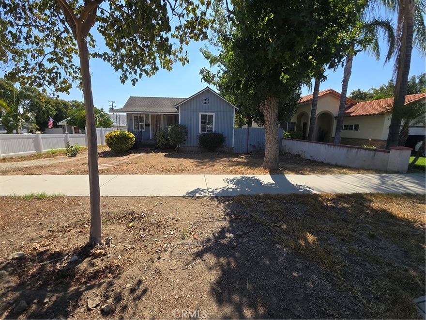 Welcome Home! This charming home is set on a generous lot in the heart of Upland. With a detached garage, alley access, and plenty of outdoor space, this property offers flexibility and potential. 



Step inside to find a 2-bedroom, 1-bath single-family home featuring a welcoming front porch and convenient indoor laundry. The layout is simple and functional, ready for your personal touches. Outside, the property provides easy access from both the street and alley, along with ample parking options. A detached two-car garage and a separate storage shed create plenty of room for hobbies, projects, and extra storage.



Situated in the Los Olivos neighborhood with no HOA, this home is ideally located in close proximity to the I-10 and 210 freeways, as well as parks, schools, shopping, and dining. With its prime location and versatile lot, 368 West Street is ready to be transformed into your vision of home.