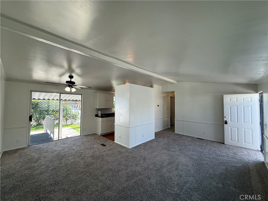 7142 Orangethorpe 17C