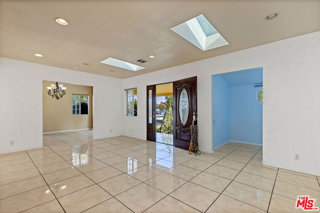 9509 Hildreth Avenue