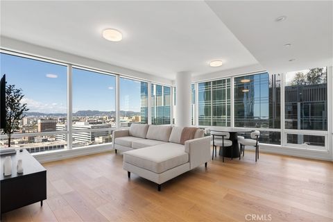 Photo of 877 Francisco Street #2402, Los Angeles, CA 90017 (MLS # CV25279945)