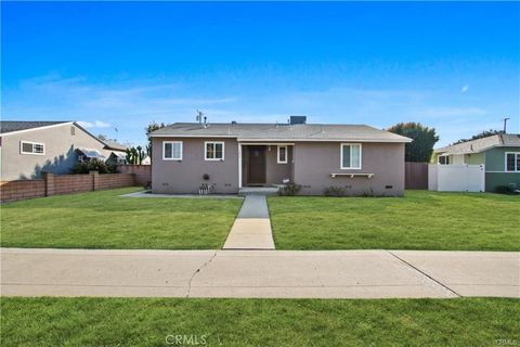 Photo of 742 W Orangethorpe Ave, Fullerton, CA 92832 (MLS # OC26032113)