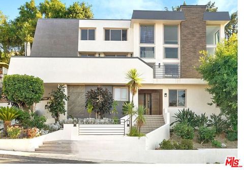 Photo of 3539 Alana Drive, Sherman Oaks, CA 91403 (MLS # 26729783)