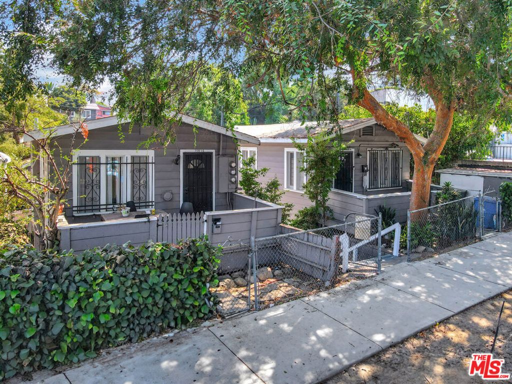 Photo of 1118 Sanborn Avenue, Los Angeles, CA 90029 (MLS # 25609069)