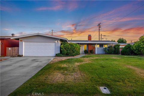 Photo of 1626 E Avenue Q11, Palmdale, CA 93550 (MLS # SR26114171)