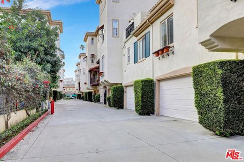Photo of 630 E Walnut Street, Pasadena, CA 91101 (MLS # 26649213)