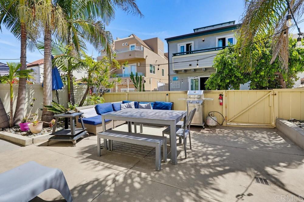 728 Jamaica Court