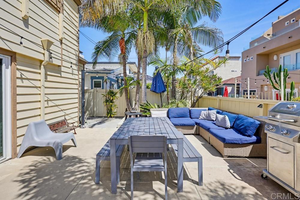 728 Jamaica Court