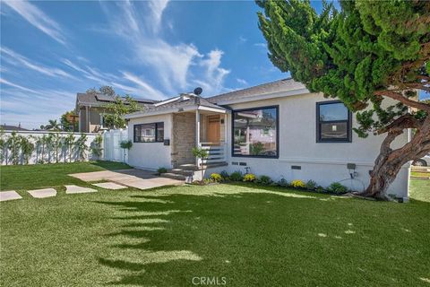 Photo of 2861 Pinckard Avenue, Redondo Beach, CA 90278 (MLS # SB26020715)