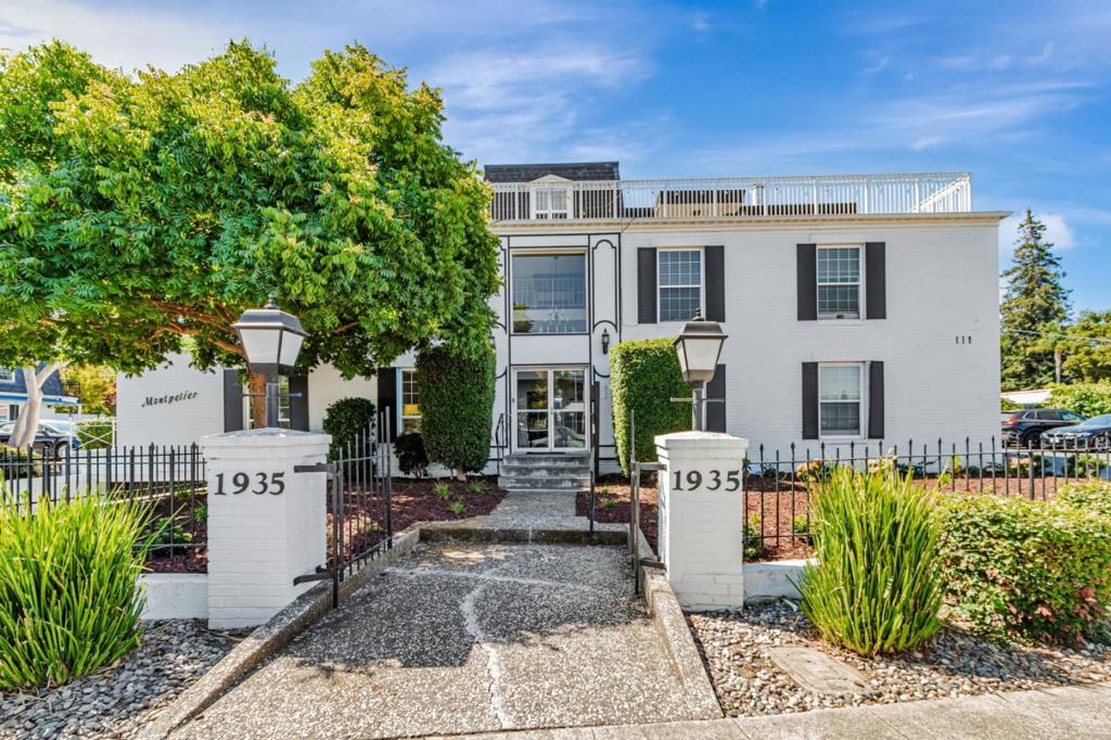 Welcome to this charming 2-bedroom, 2-bathroom condo, ONLY ONE MILE TO DOWNTOWN MOUNTAIN VIEW, CASTRO ST!!! HIGHLIGHTS: Spacious (1,082 square feet); Laminate Flooring Throughout (NO CARPET); Double-paned Windows, One (1) Assigned Gated Garage Parking Spot; Extra Storage Space; Corner Unit (More Windows); Pools; Tennis Courts; Water, Sewer, and Garbage Included in HOA Fee.