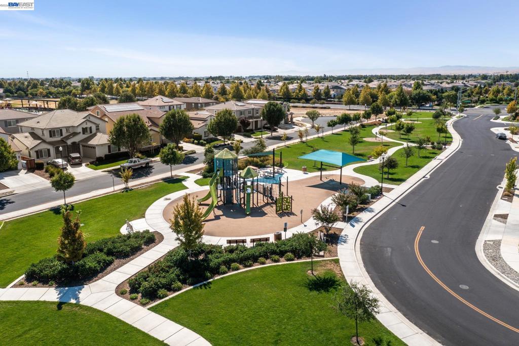 Photo of 209 Brush Creek Dr Dr, Brentwood, CA 94513 (MLS # 41122029)