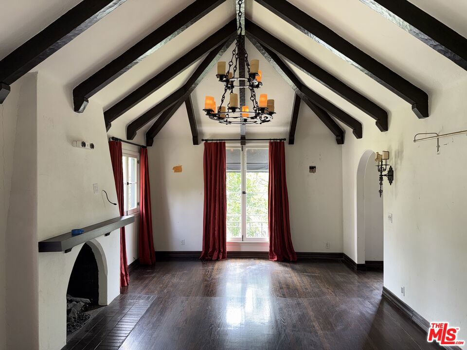 5016 Hartwick Street