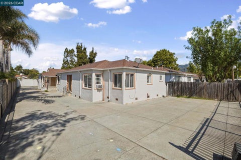 Photo of 3231 35Th Ave AVE, Oakland, CA 94619 (MLS # 41149524)