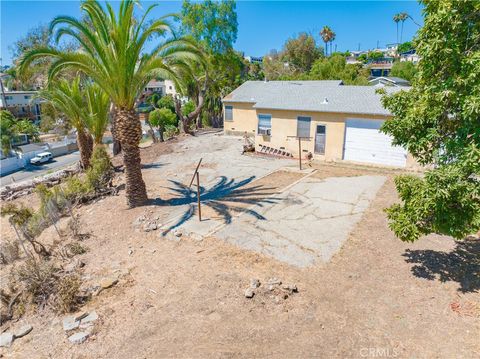 Tiny photo for 514 Arcadia Drive, San Pedro, CA 90731 (MLS # SB25192184)