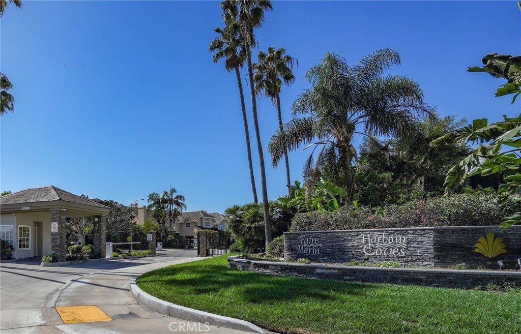 Photo of 16261 Santa Barbara Lane, Huntington Beach, CA 92649 (MLS # OC26218864)